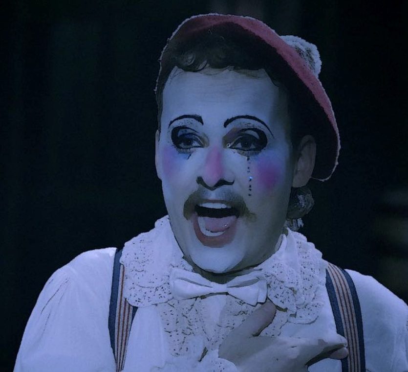 Flávio Bregantin caracterizado como Bola de Neve em Cabaret dos Bichos